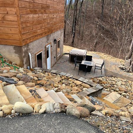 Chalet Village- Amazing Mountain Views - Piney Butt Place Gatlinburg Dış mekan fotoğraf
