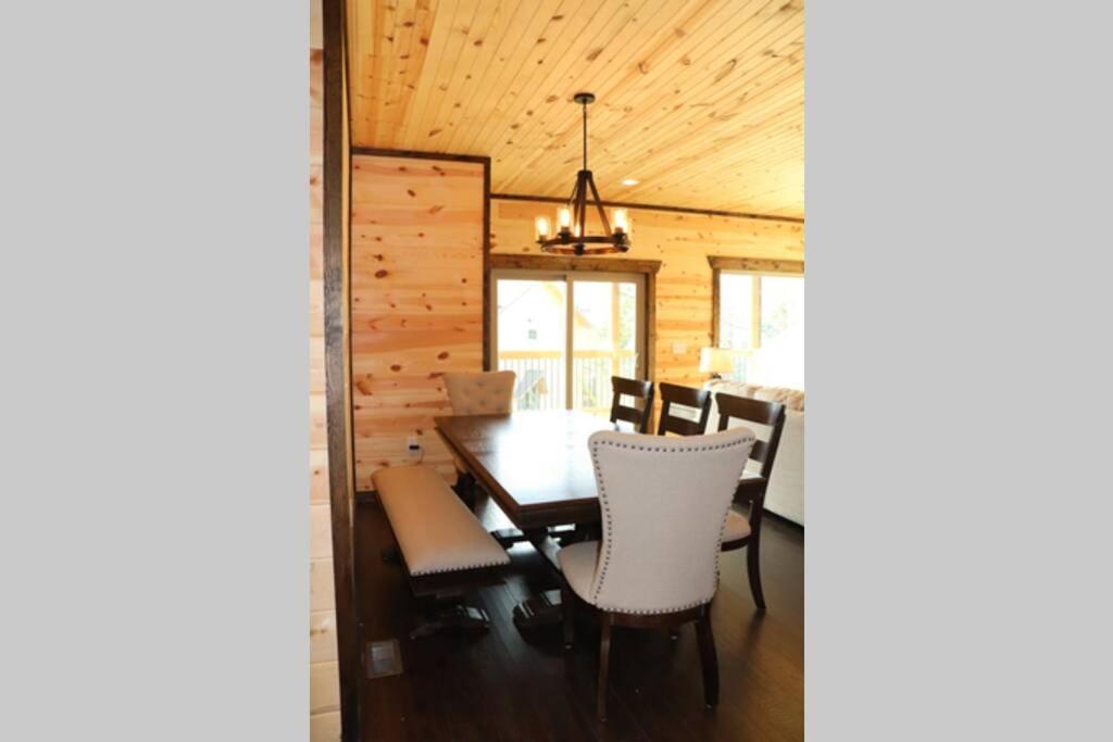 Chalet Village- Amazing Mountain Views - Piney Butt Place Gatlinburg Dış mekan fotoğraf