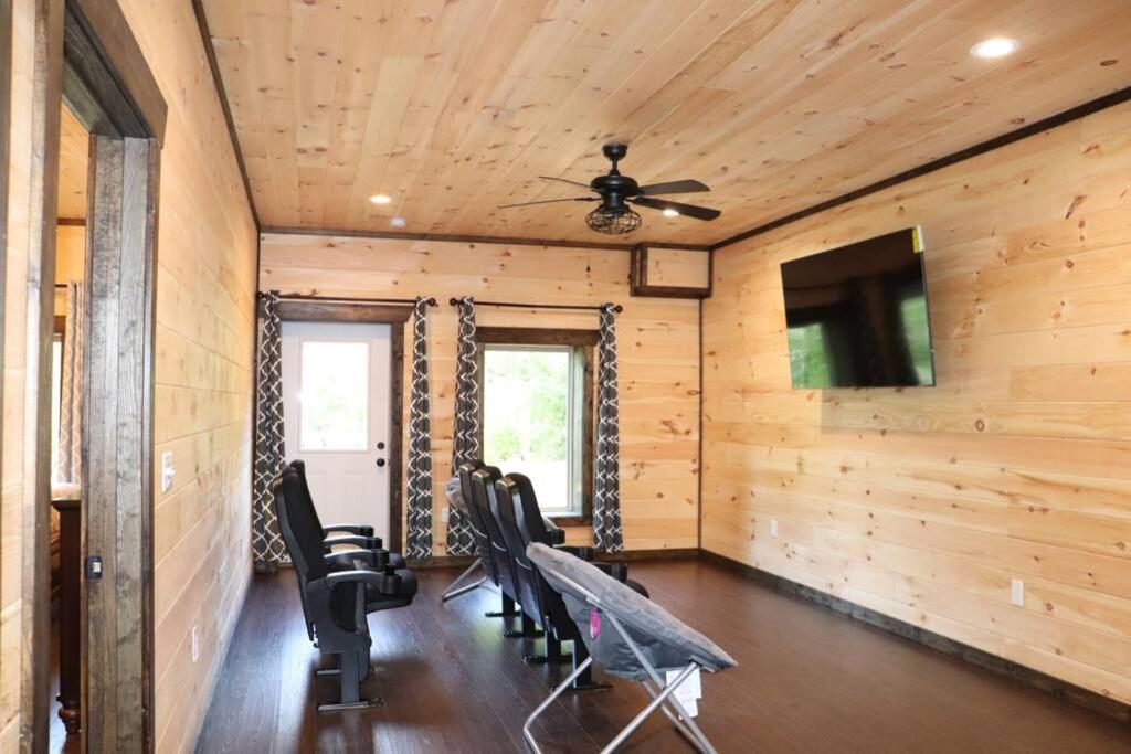 Chalet Village- Amazing Mountain Views - Piney Butt Place Gatlinburg Dış mekan fotoğraf