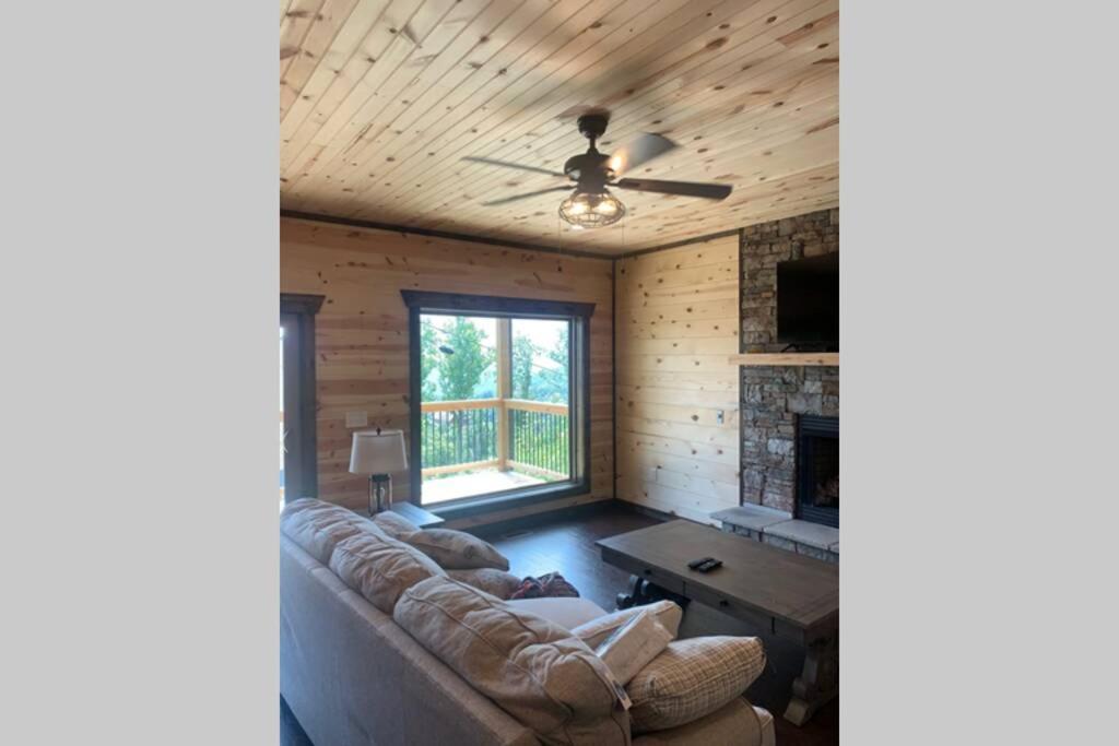 Chalet Village- Amazing Mountain Views - Piney Butt Place Gatlinburg Dış mekan fotoğraf